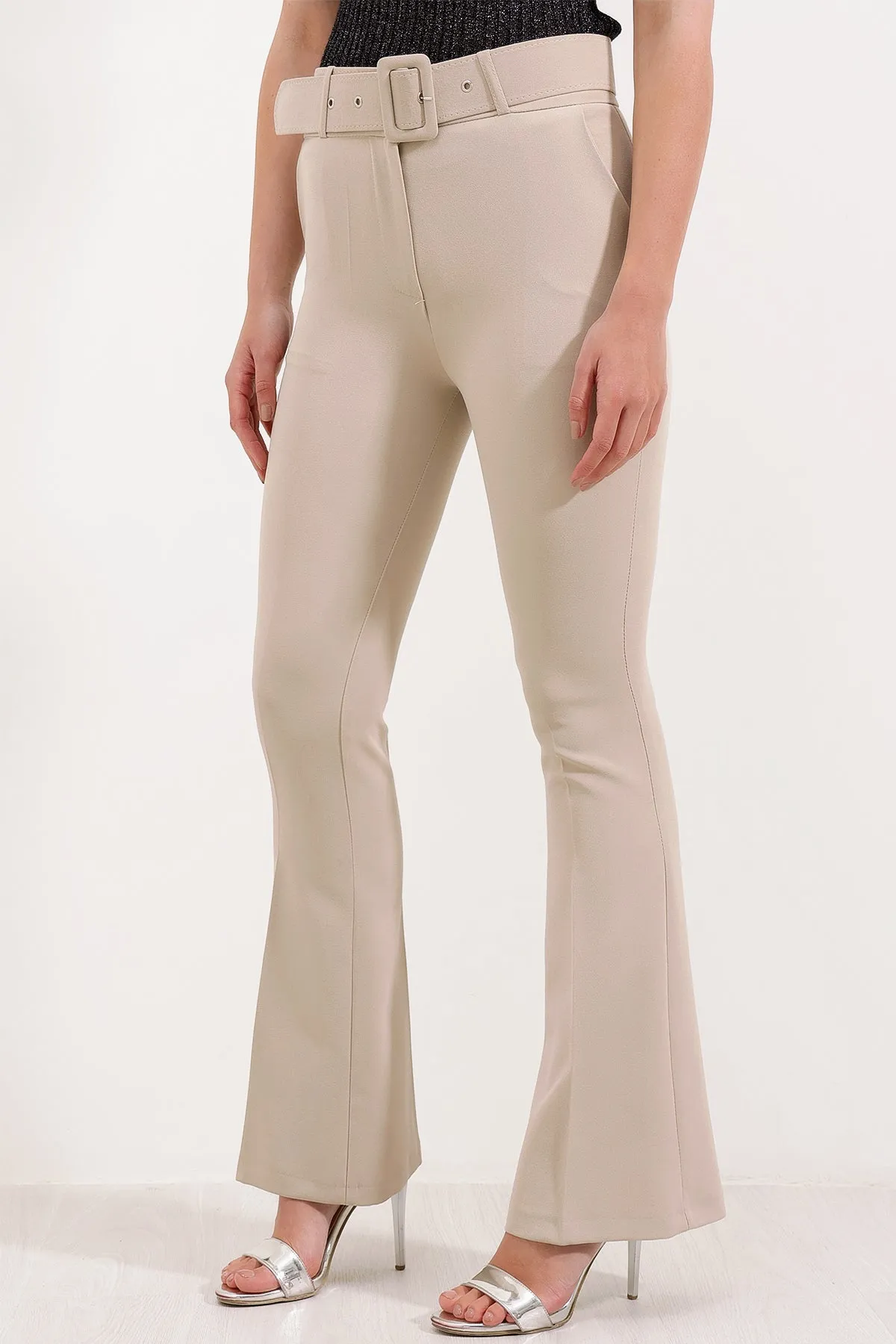 BGD Women Spanish Flared High-Waisted Pants - Beige - Vila Franca de Xira