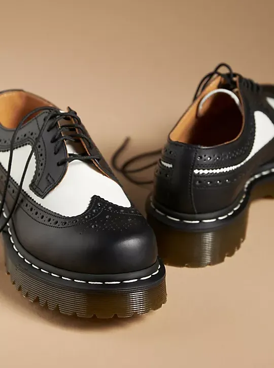DR. MARTENS 3989 BLACK WHITE