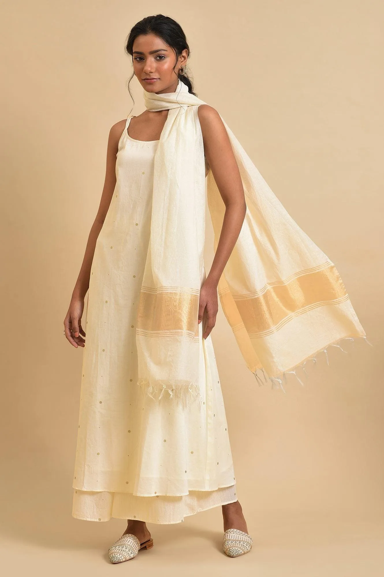 Ecru Slip kurta Set With Inner