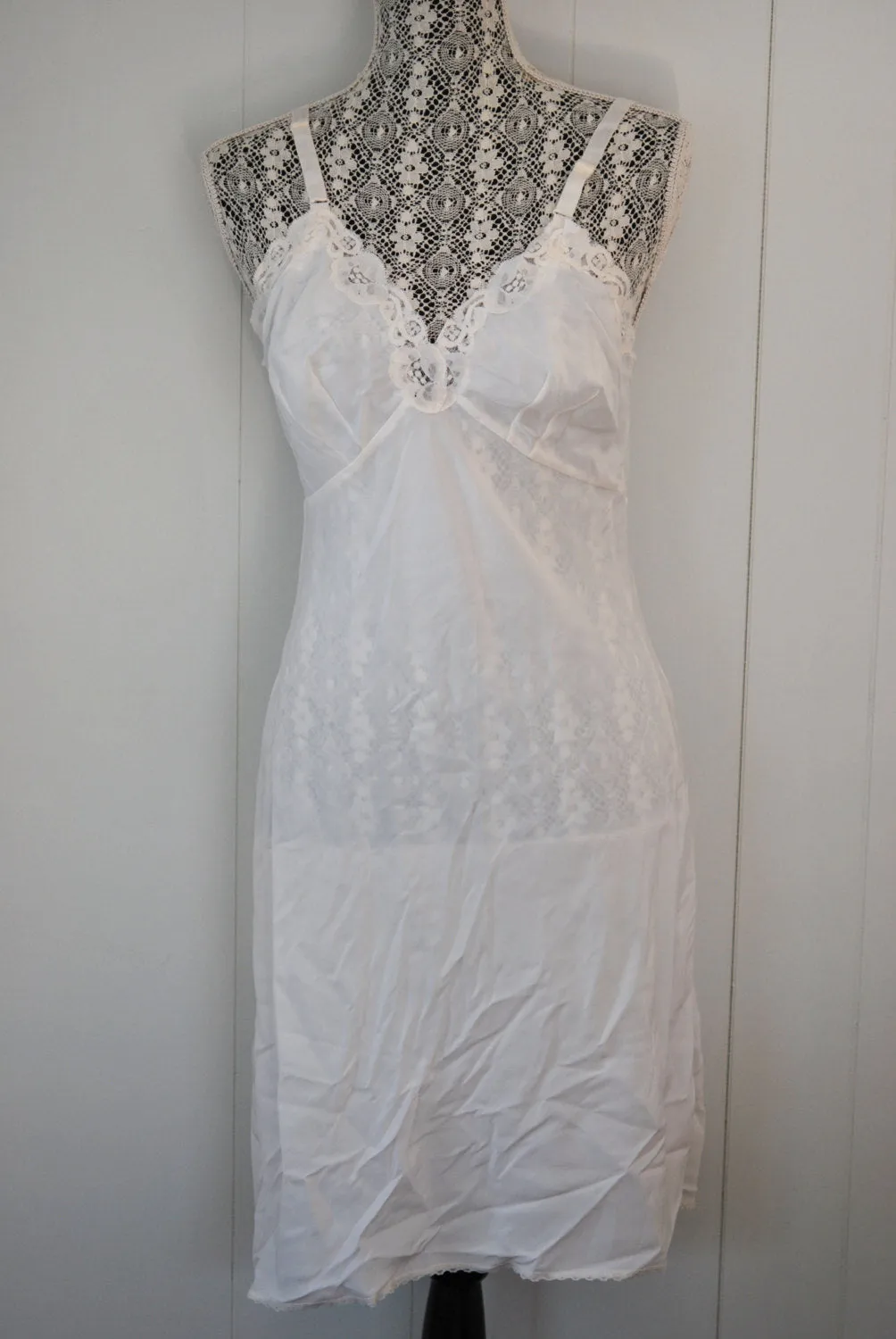 SEXY 50s Early 60s Vintage Lingerie Liz Taylor Style Full Slip Lots of Lace Pin Up Trousseau Quality Under Garment