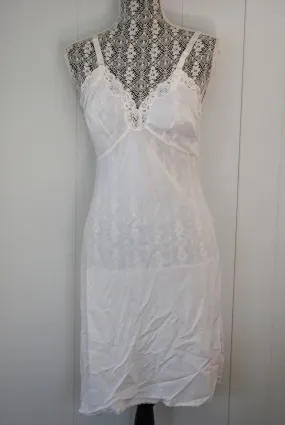 SEXY 50s Early 60s Vintage Lingerie Liz Taylor Style Full Slip Lots of Lace Pin Up Trousseau Quality Under Garment