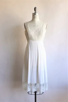 Vintage 1970s Vanity Fair Ivory Slip